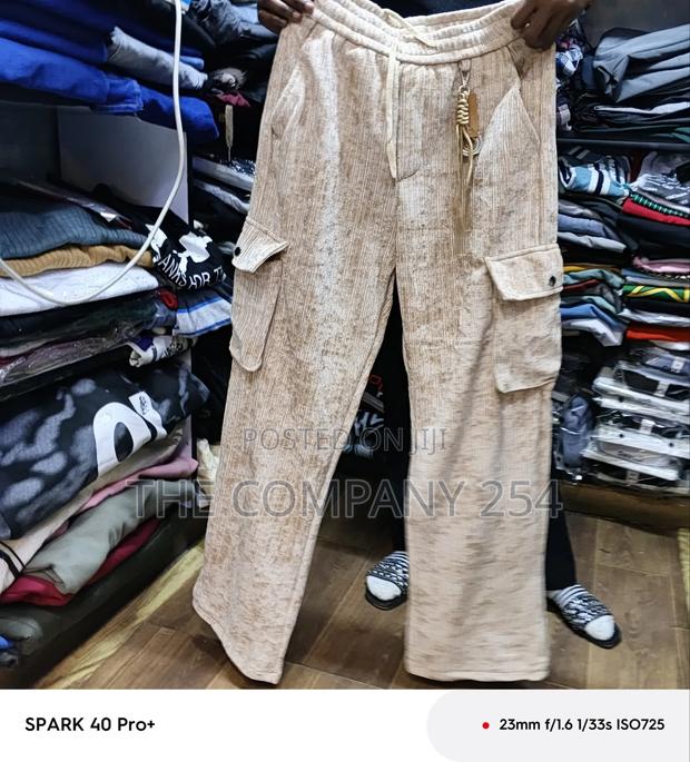 Quality Casual Unisex Double Side Pocket Baggy Sweatpants Available - thumbnail 4
