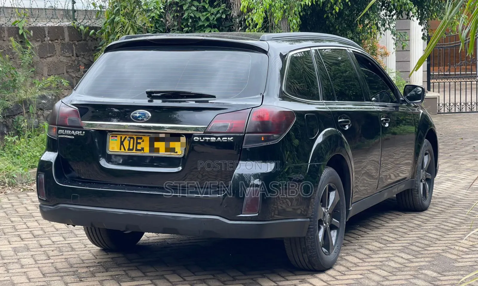 Subaru Outback 2.5i 4dr Wagon AWD (2.5L 4cyl CVT) 2014 Black