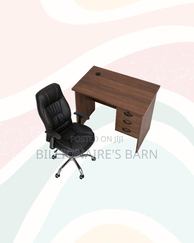 Compact 1m Desk and C35 Executive Leather Chair for Better Workdays - thumbnail 4