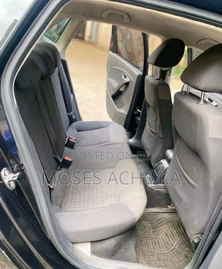 Volkswagen Polo 2015 Black