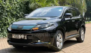 Toyota Harrier 2.0 2018 Black
