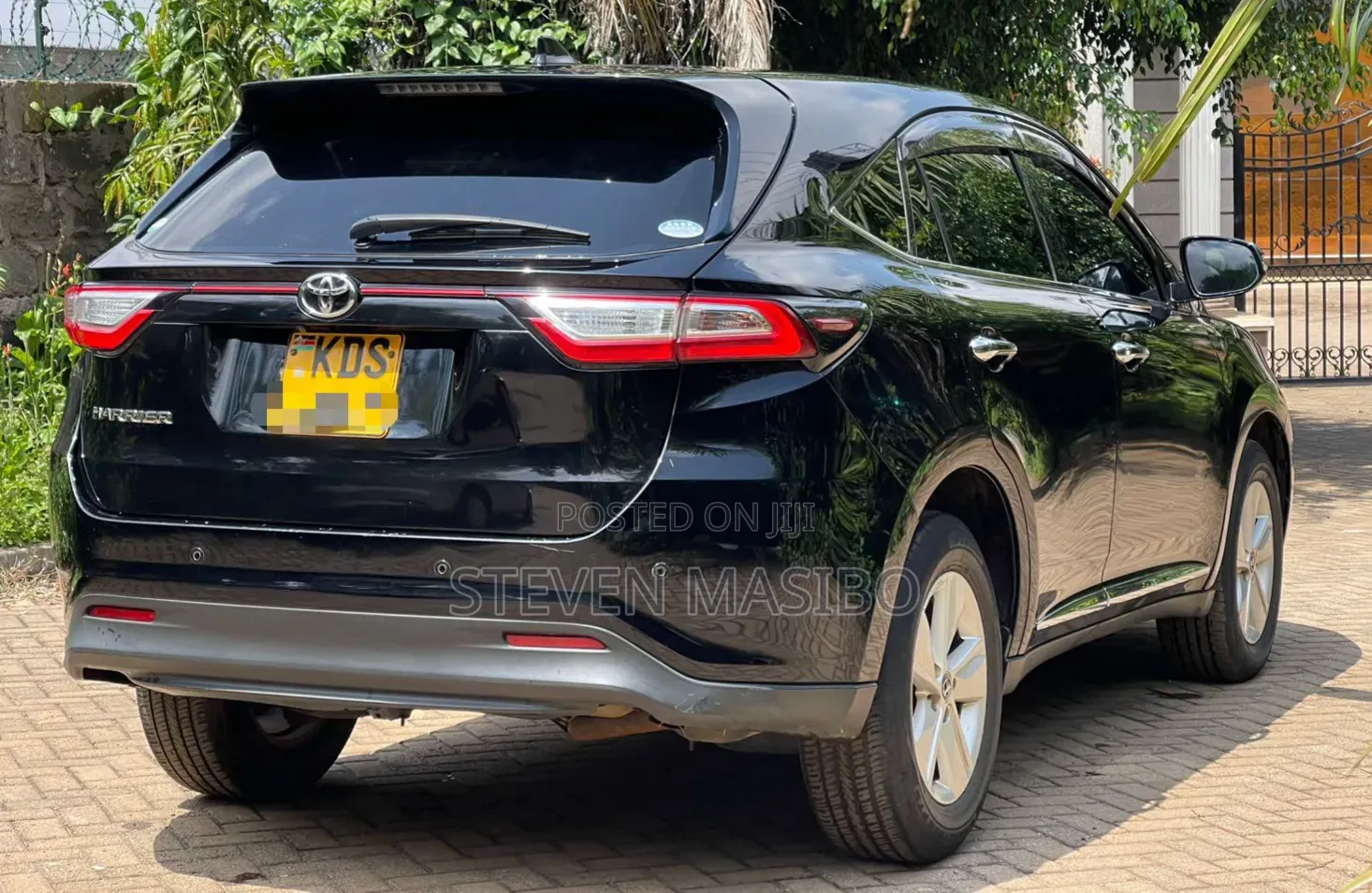 Toyota Harrier 2.0 2018 Black