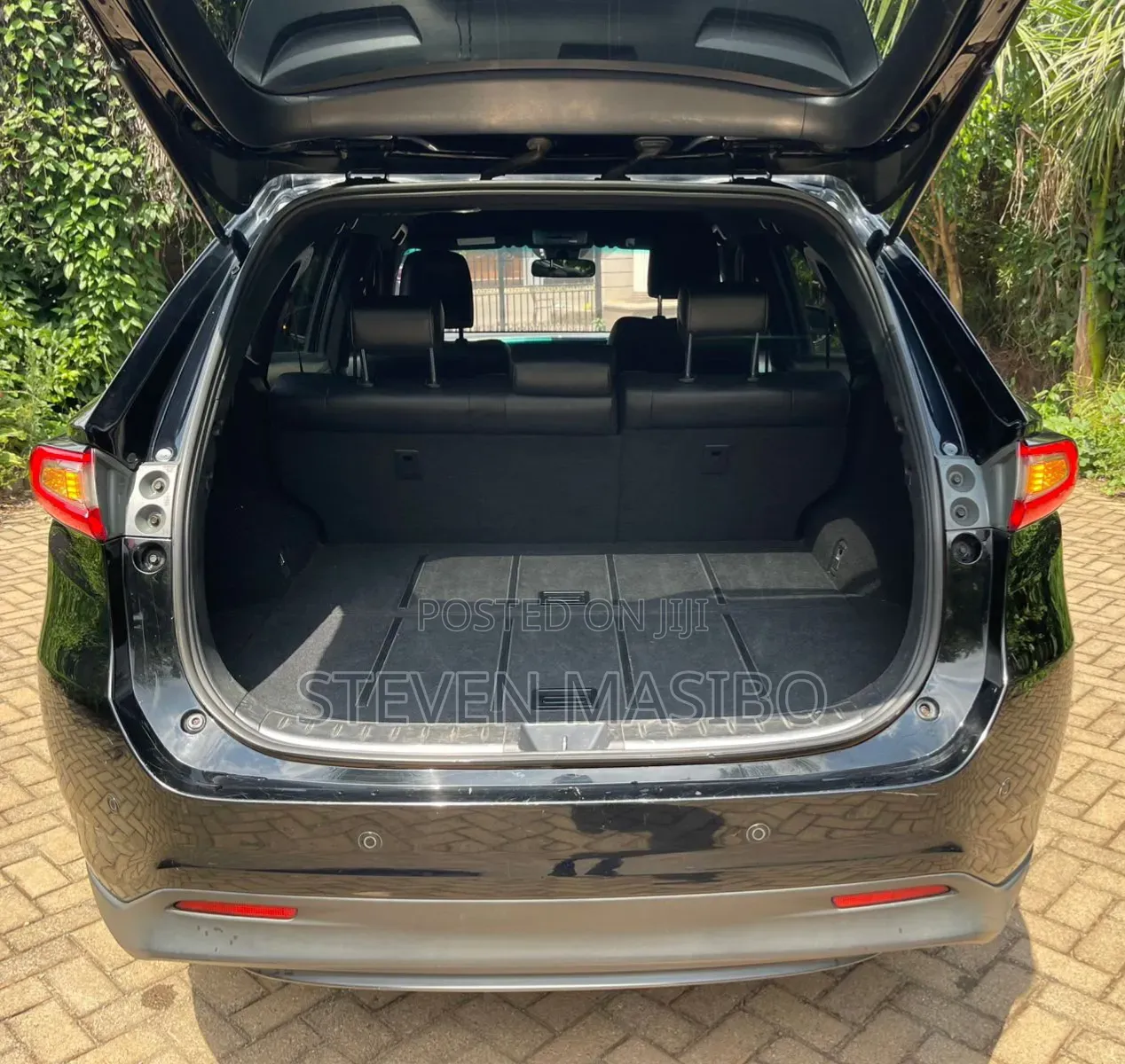 Toyota Harrier 2.0 2018 Black