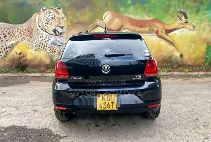 Volkswagen Polo 2015 Black