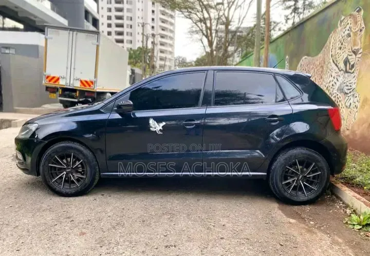 Volkswagen Polo 2015 Black