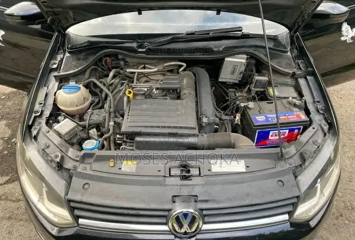 Volkswagen Polo 2015 Black