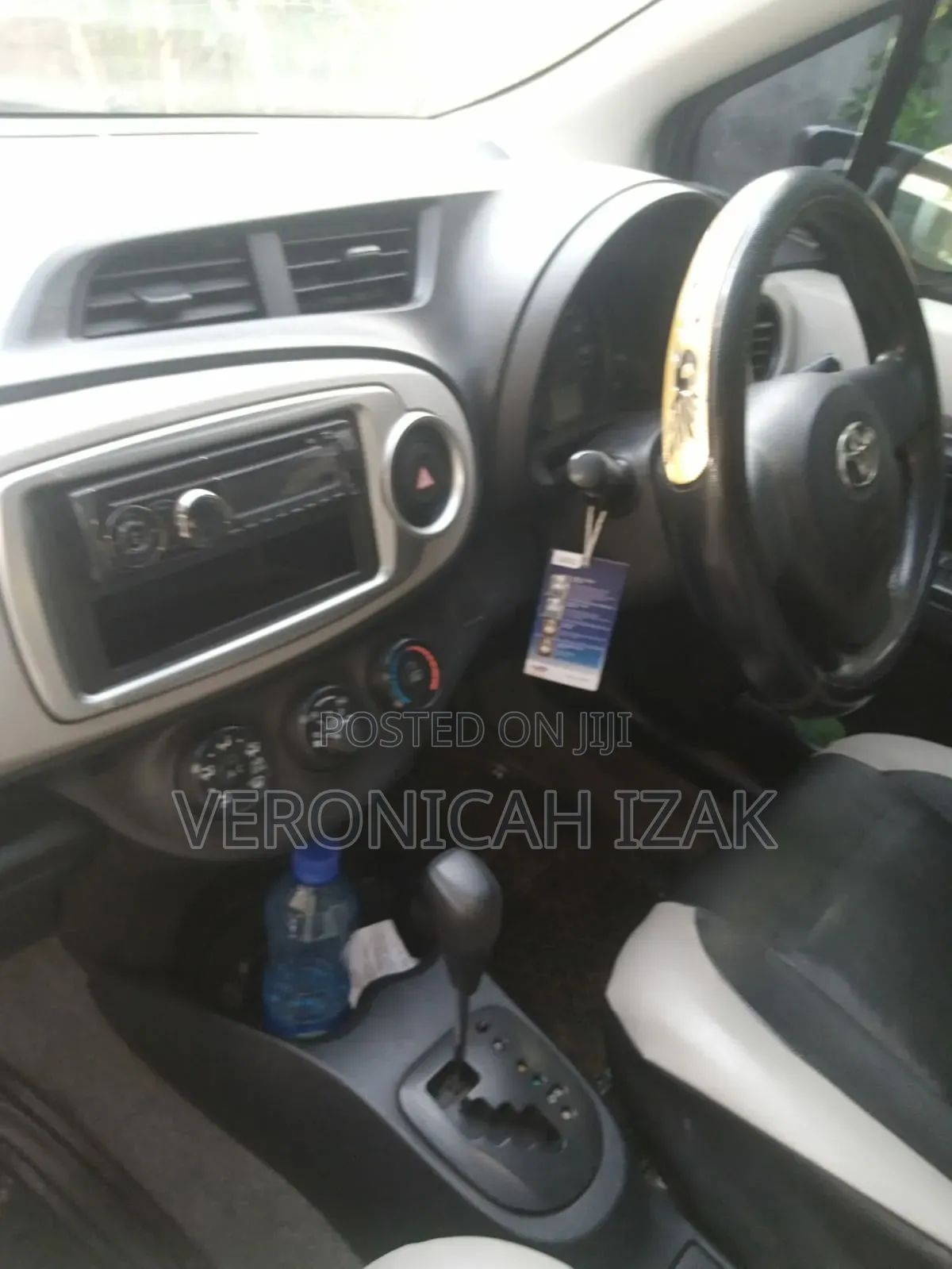 Toyota Vitz 2012 Silver