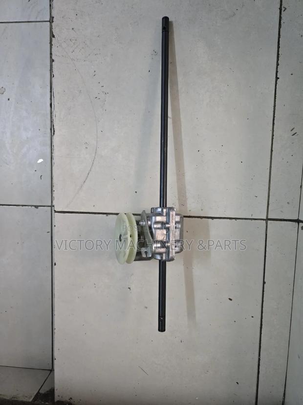 Lawn Mower Gearbox With Big Pully - thumbnail 3