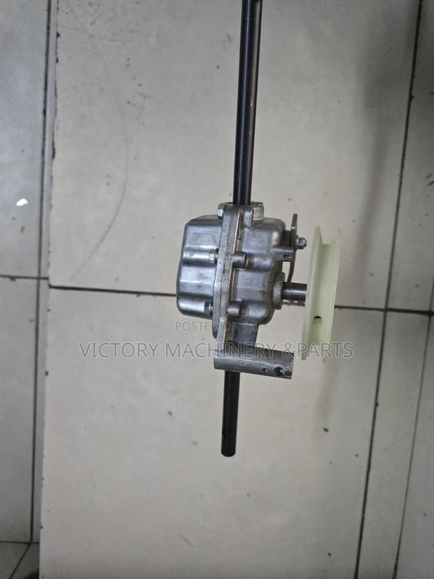 Lawn Mower Gearbox With Big Pully - thumbnail 4