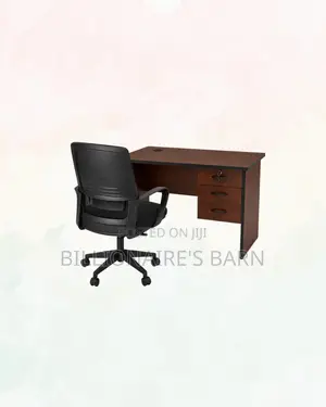 Compact 1m Desk and Mid-Back Ergonomic Mesh Chair for Better Workdays