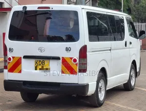 Toyota HiAce 2013 White