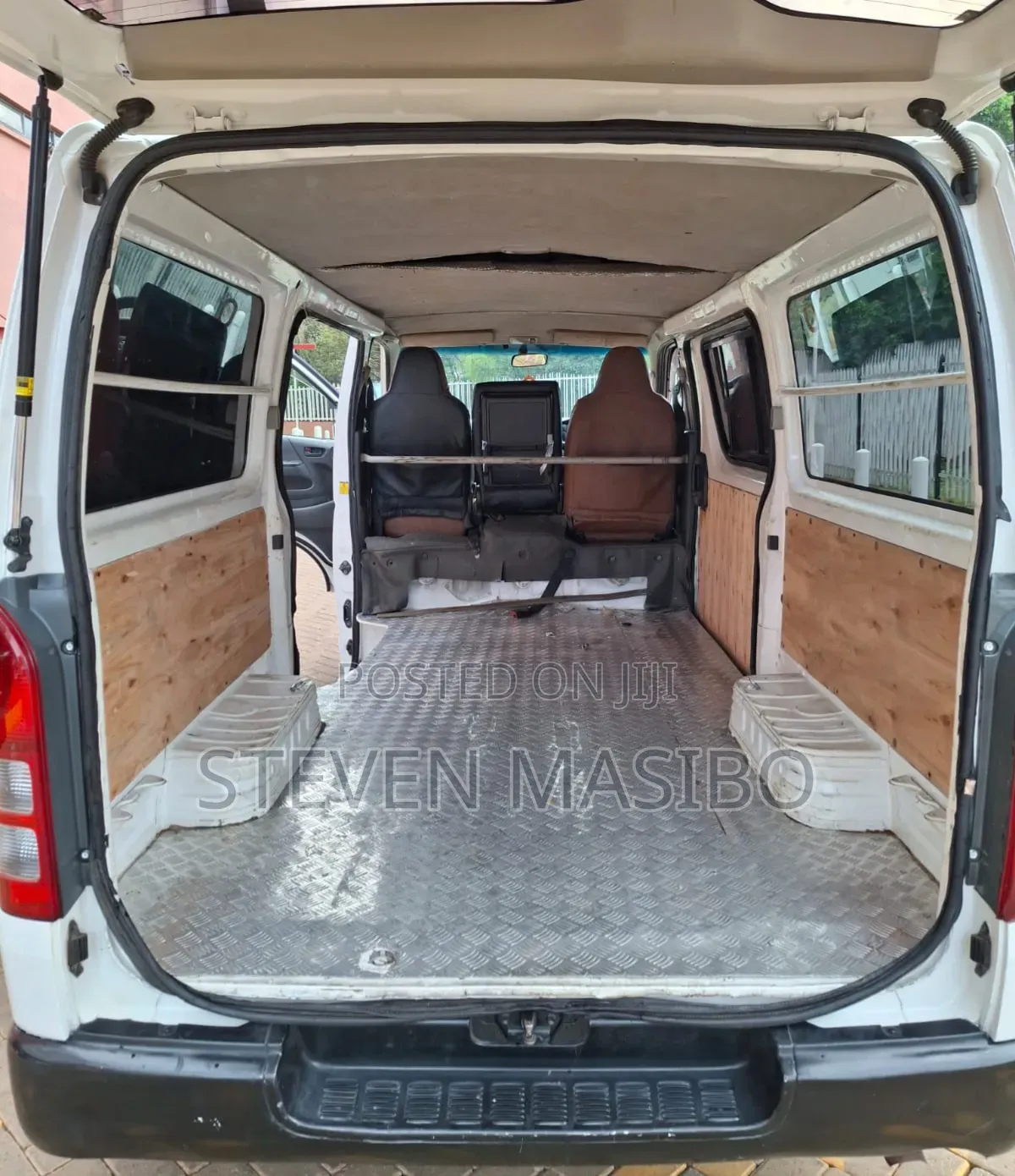 Toyota HiAce 2013 White