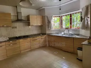 5bdrm House in Runda for rent