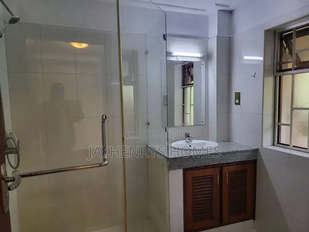 5bdrm House in Runda for rent