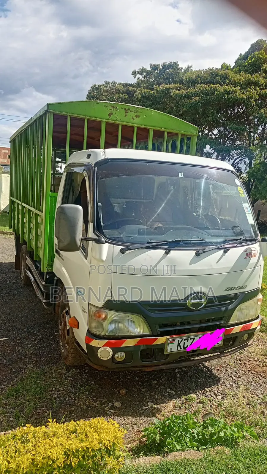Hino Dutro Truck
