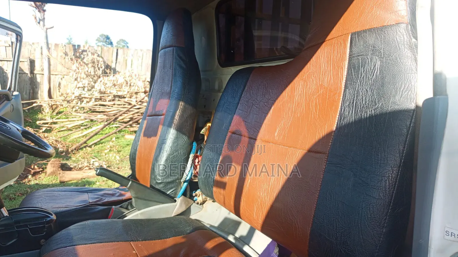 Hino Dutro Truck