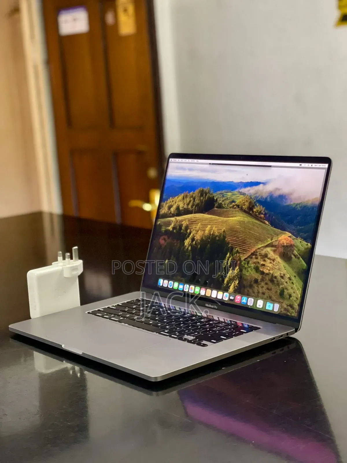 Laptop Apple MacBook 2019 32GB Intel Core i9 SSD 1T