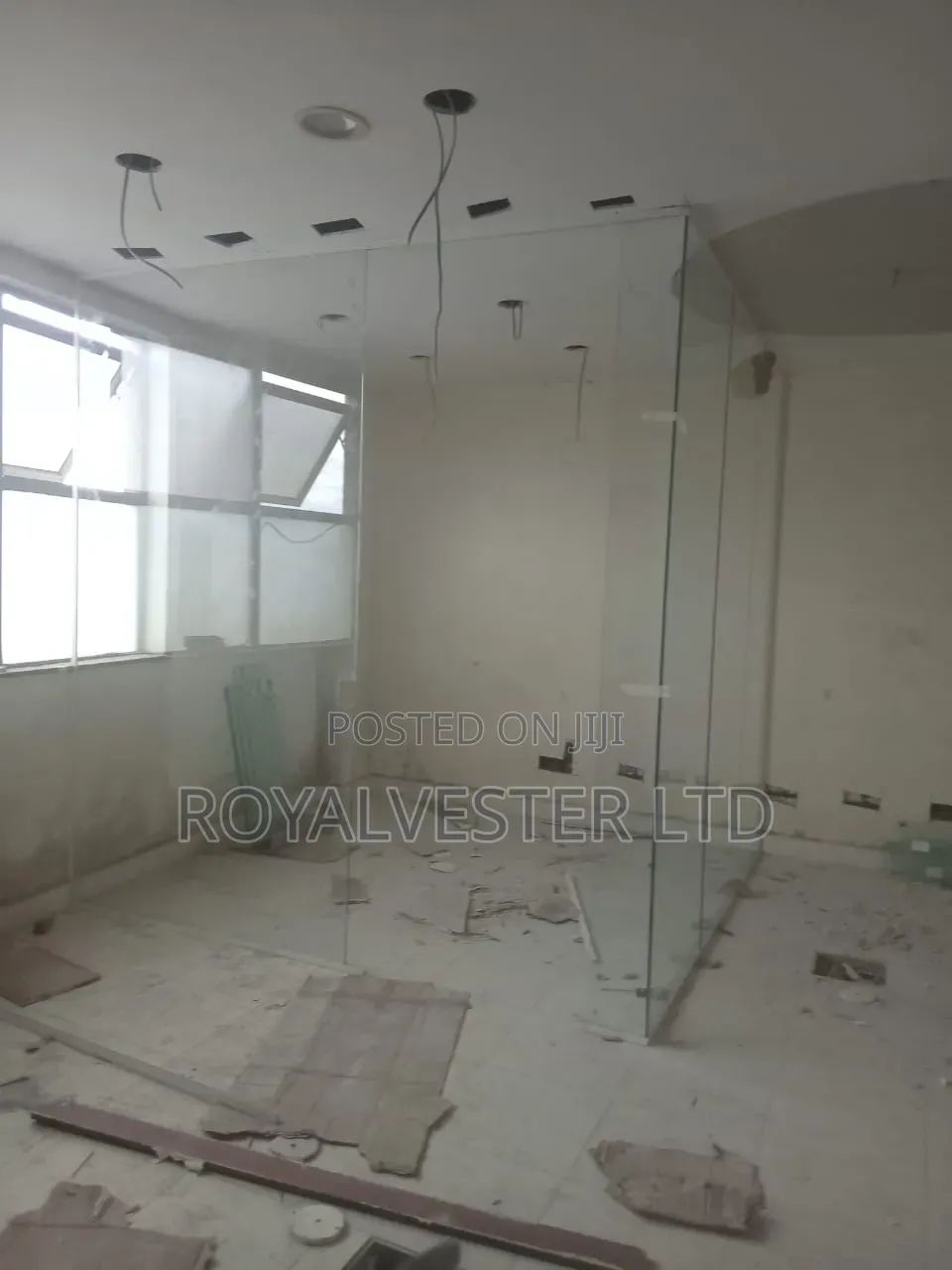 Frameless Glass Partition