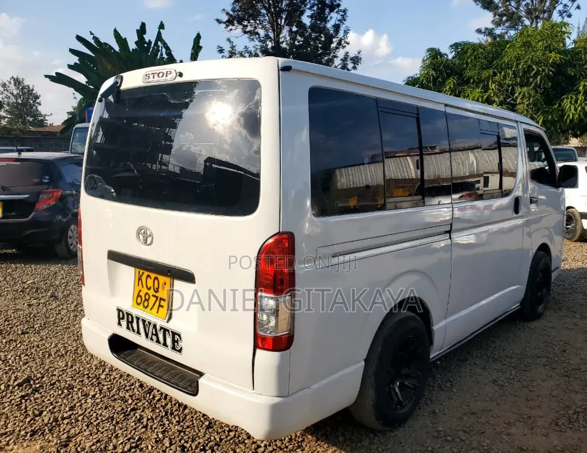 Toyota HiAce 2012 White