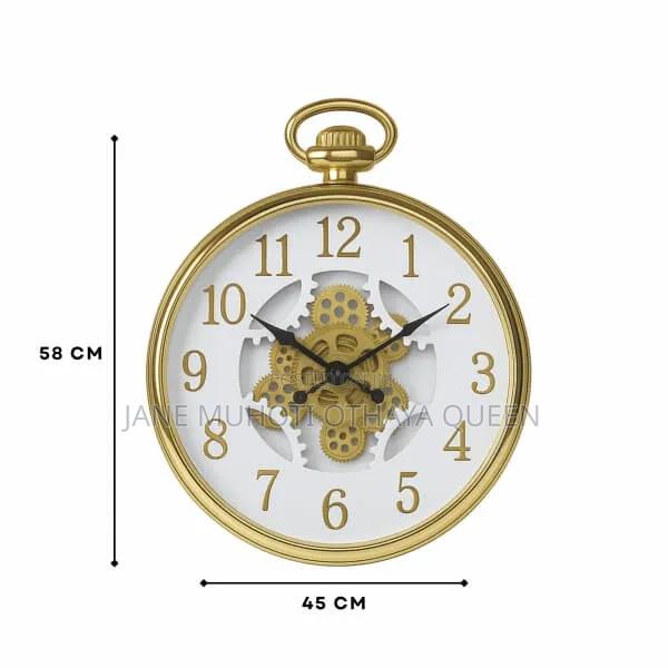 Modern and Distinctive Decorative Wall Clock