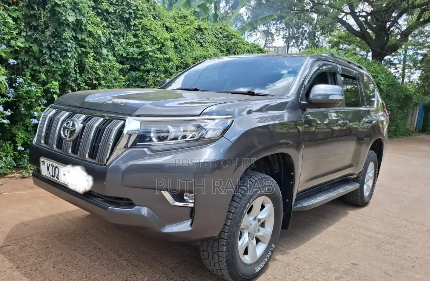 Toyota Land Cruiser Prado 2010 Gray
