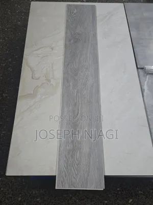 SPC Flooring Wood Grain in Stock