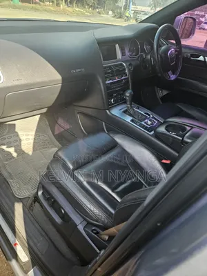 Audi Q7 2011 Gray