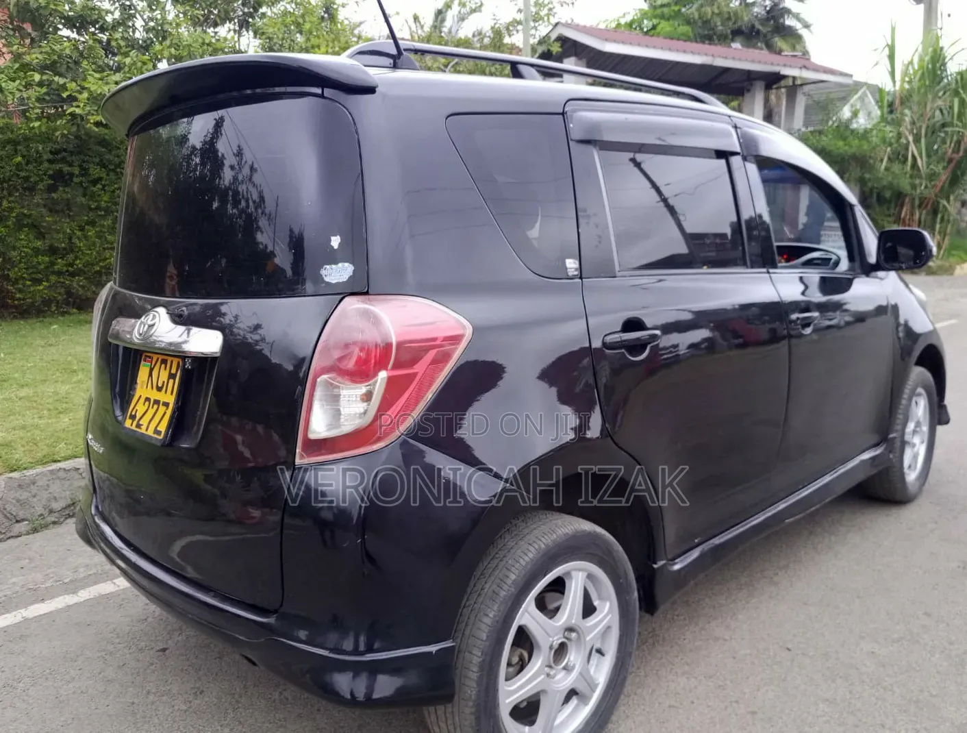 Toyota Ractis 2009 Black