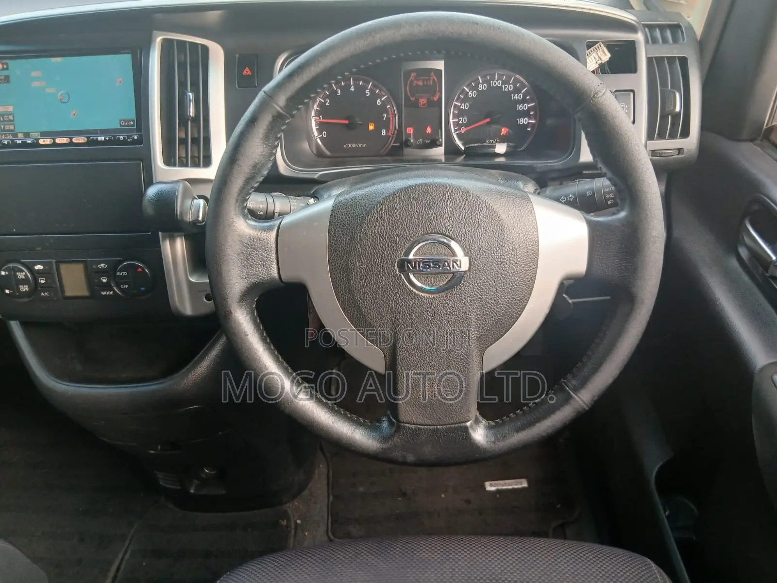 Nissan Serena 2010 Red