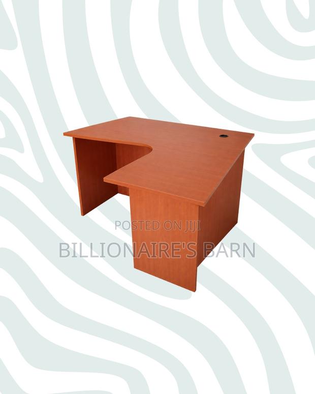Compact 4x4ft L-Shaped Corner Desk for Smooth Computer Work Routines