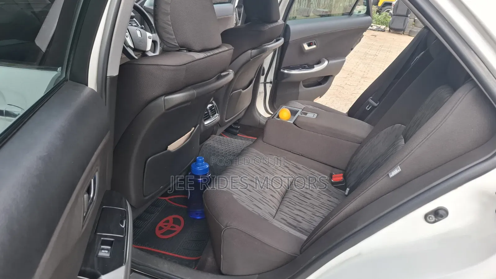 Toyota Crown 2012 White