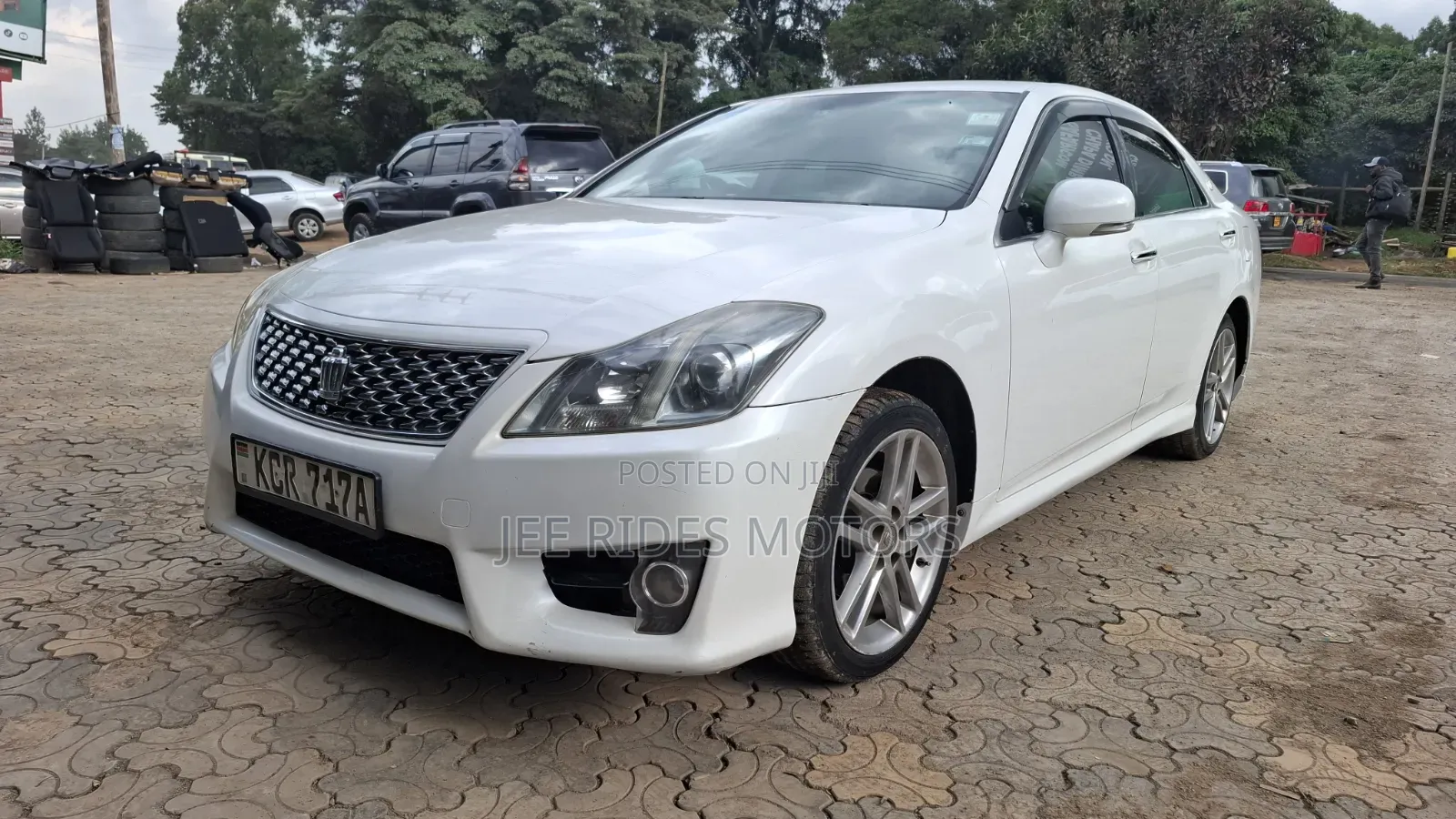 Toyota Crown 2012 White