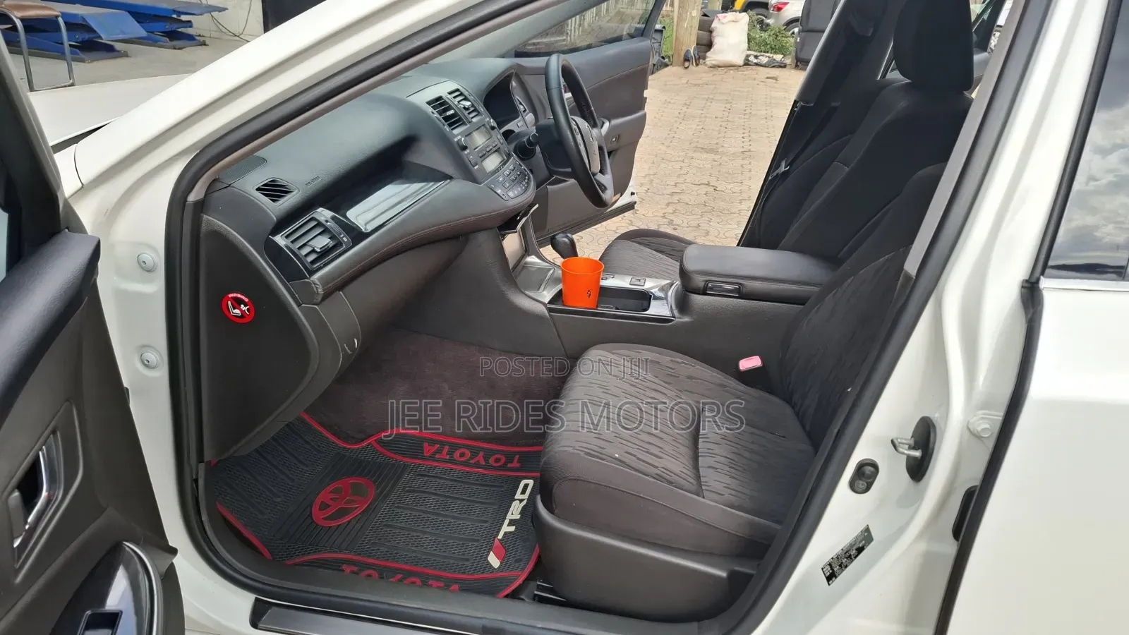 Toyota Crown 2012 White