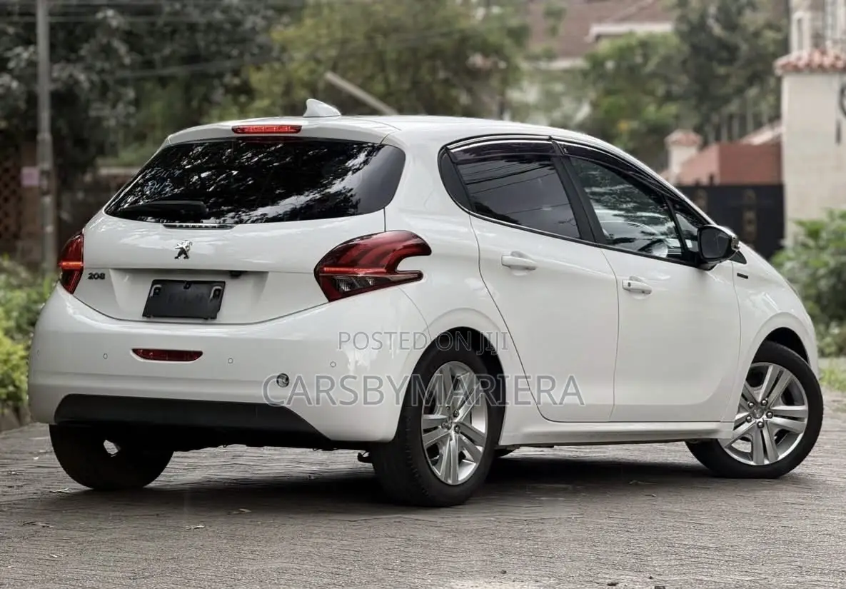 Peugeot 208 2019 White