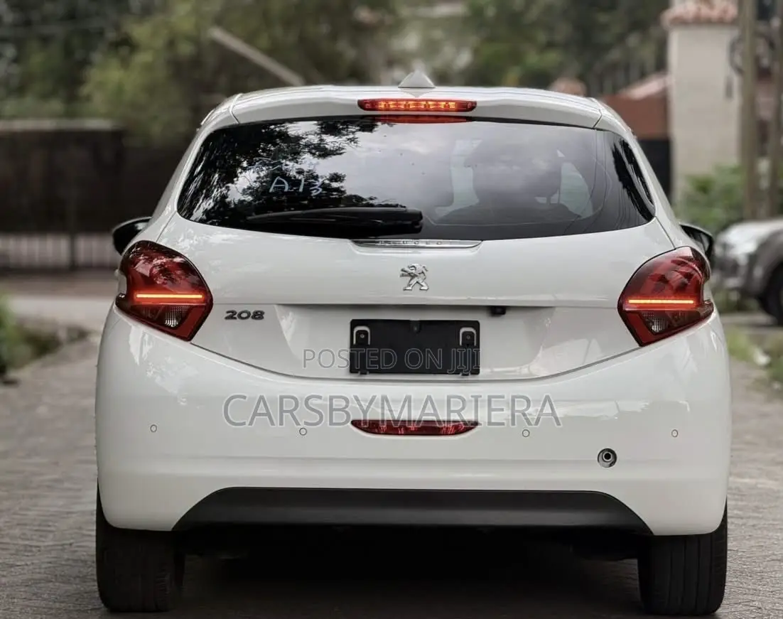 Peugeot 208 2019 White
