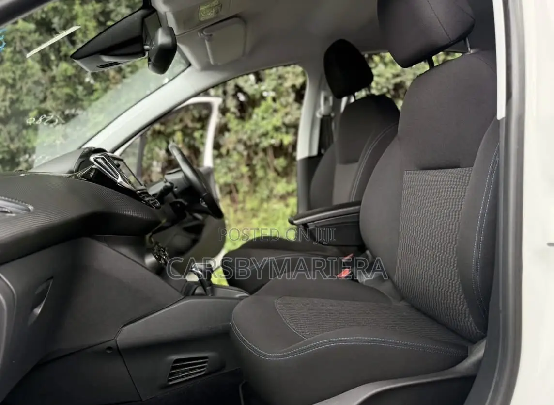 Peugeot 208 2019 White