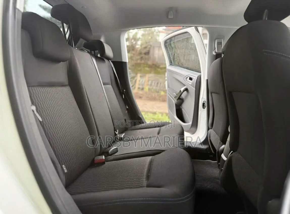 Peugeot 208 2019 White