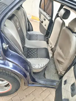 Toyota IST 2000 Blue