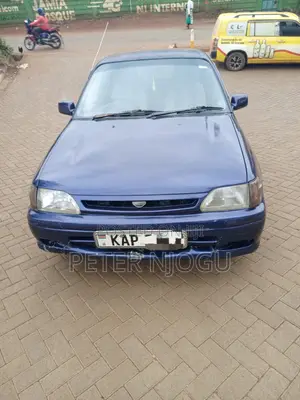 Toyota IST 2000 Blue