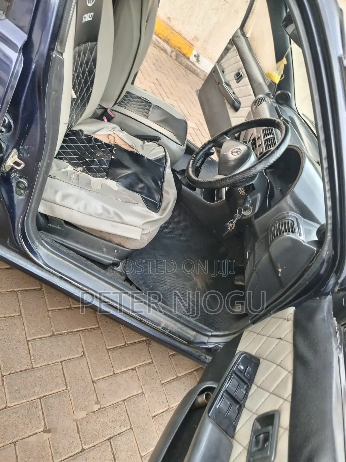 Toyota IST 2000 Blue