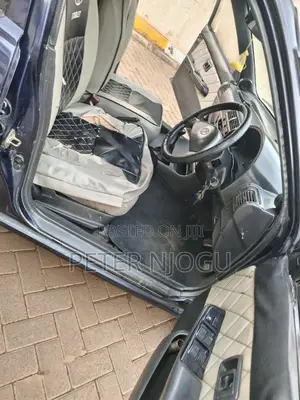 Toyota IST 2000 Blue