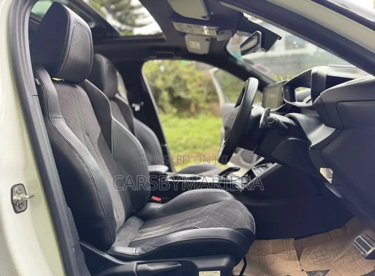 Peugeot 2008 1.2 PureTech (130 Hp) 2021 White