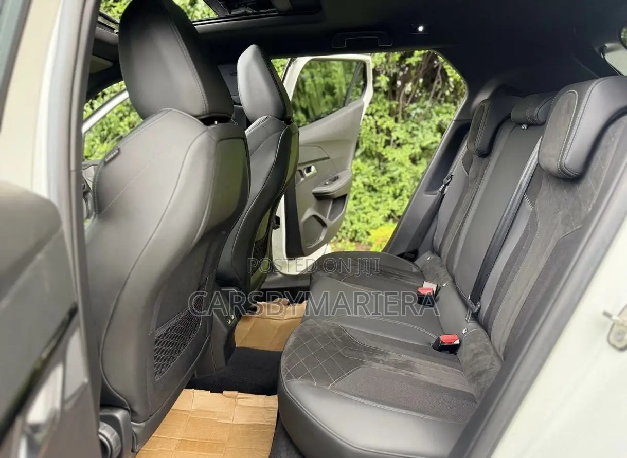 Peugeot 2008 1.2 PureTech (130 Hp) 2021 White