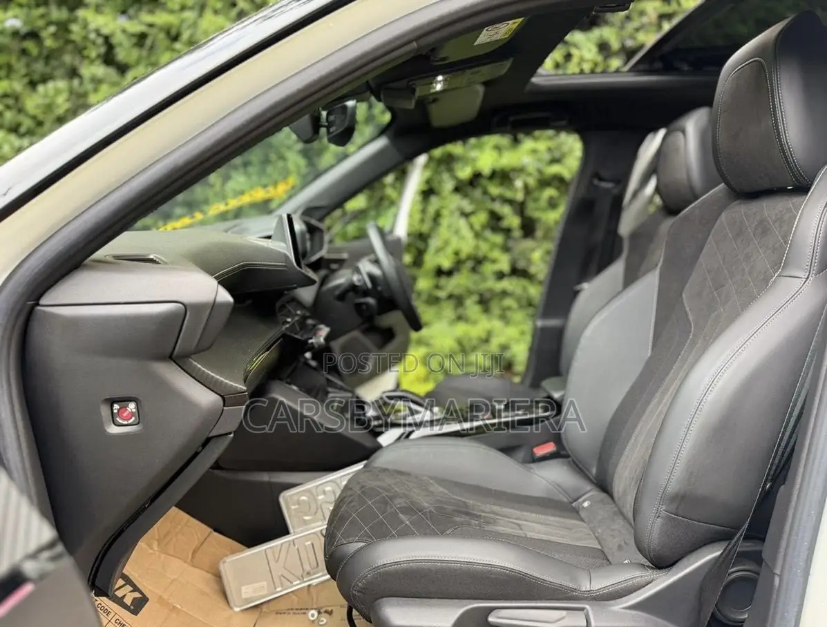 Peugeot 2008 1.2 PureTech (130 Hp) 2021 White