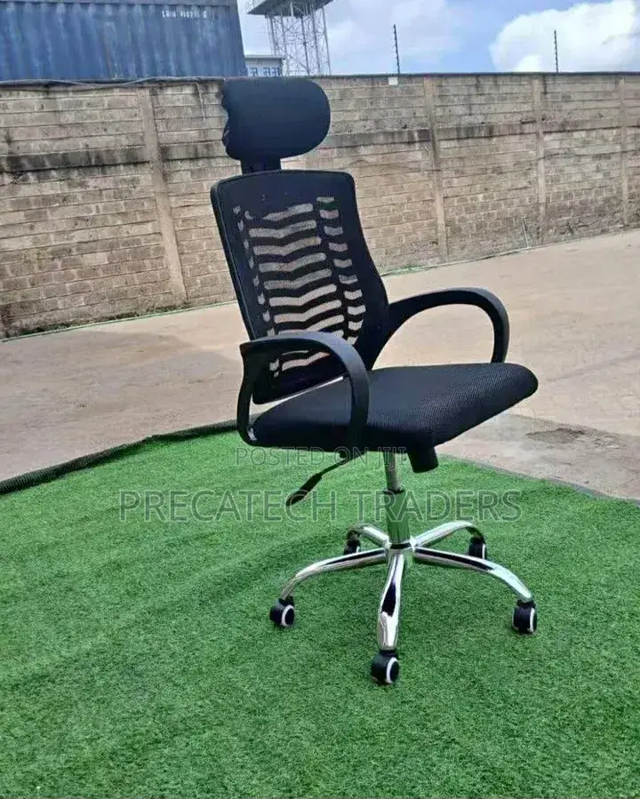 Comfortable Executive Office Chair – Mesh Back Adjustable Height