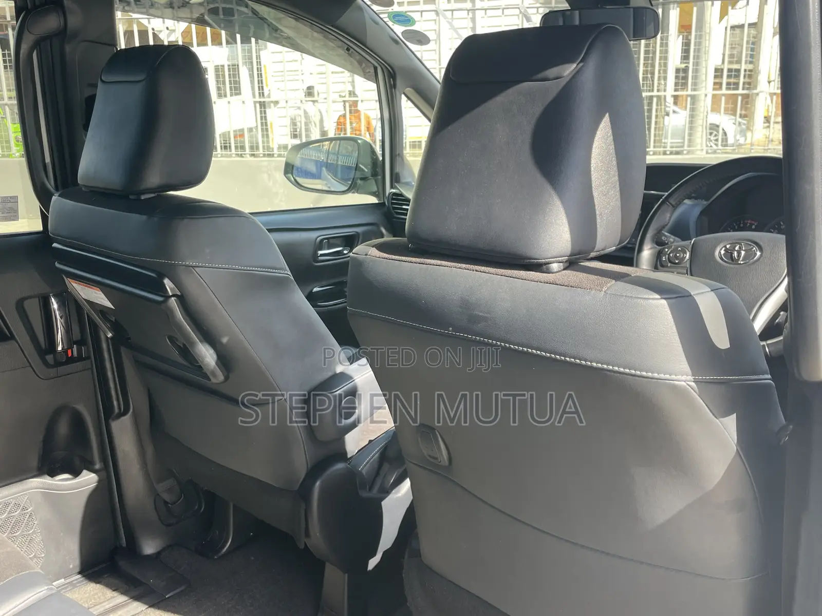 Toyota Noah 2.0 FWD (8 Seater) 2019 White