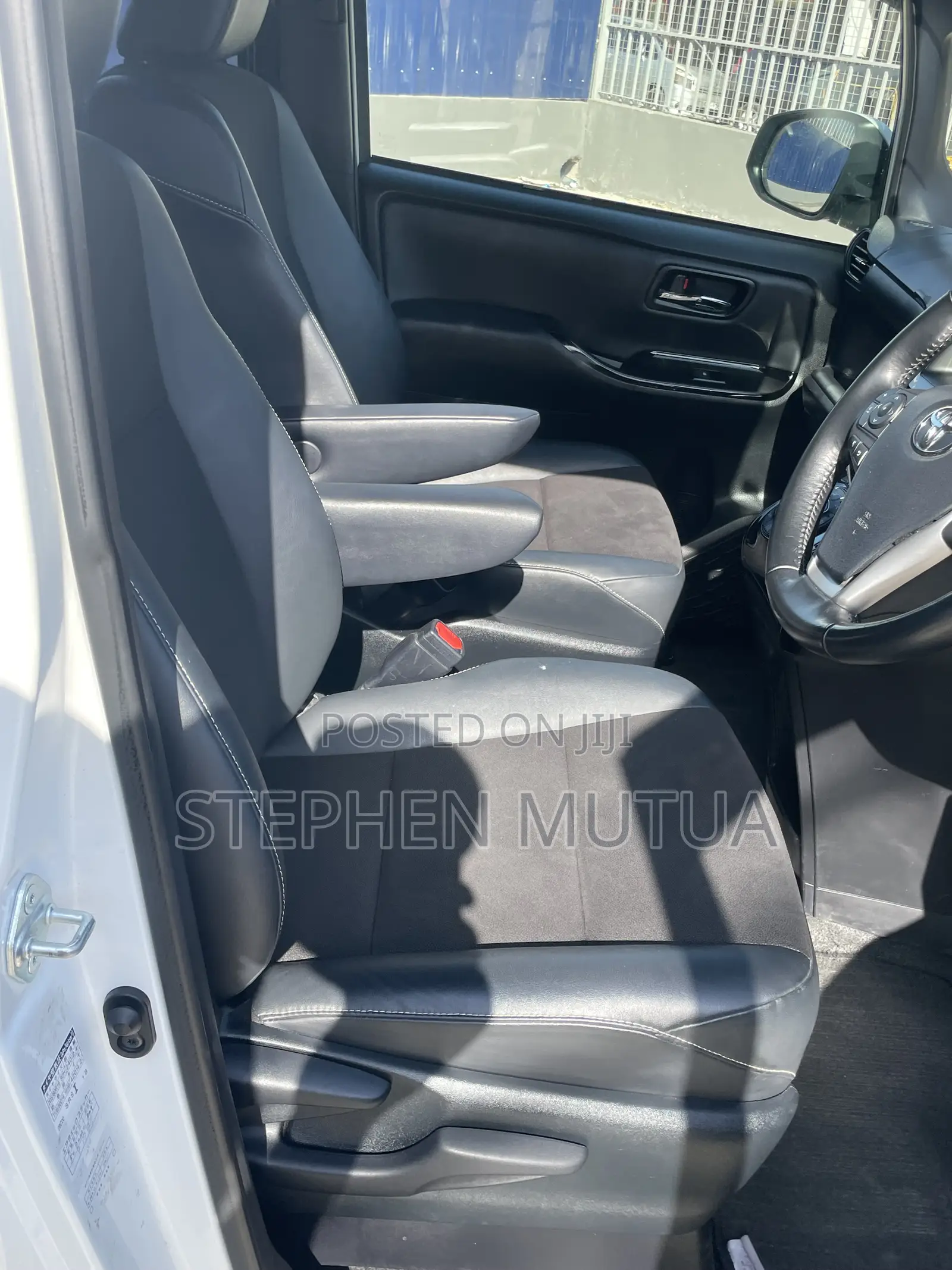 Toyota Noah 2.0 FWD (8 Seater) 2019 White