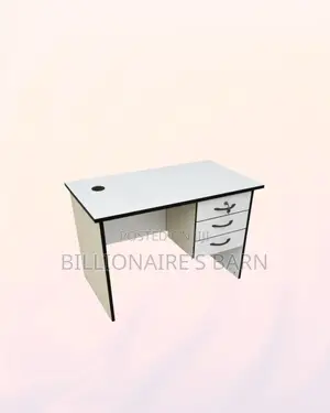 Compact 0.9m Wooden Desk for Daily Paperwork and Tasks