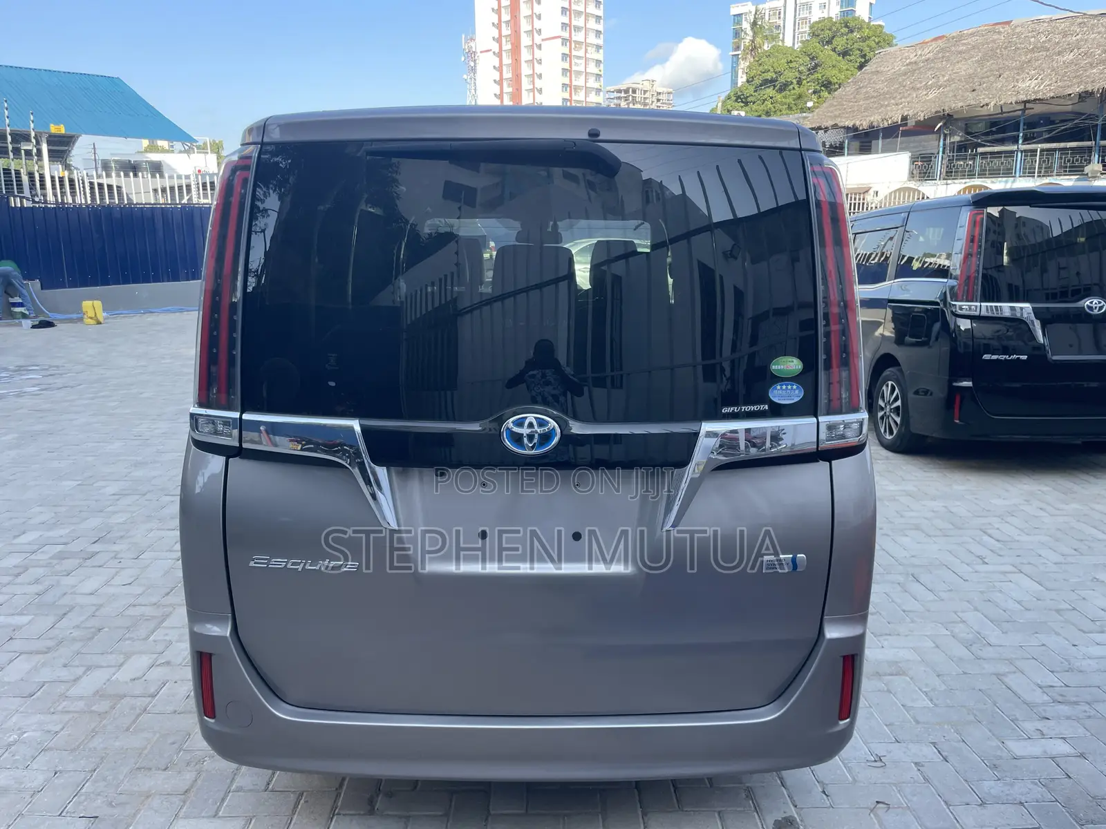 Toyota Esquire 1.8 FWD Hybrid (7 seater) 2019 Gray