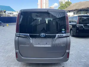 Toyota Esquire 1.8 FWD Hybrid (7 seater) 2019 Gray